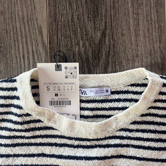 Cropped striped blue and cream knit shirt and skirt outfit. - Picture 3 of 3